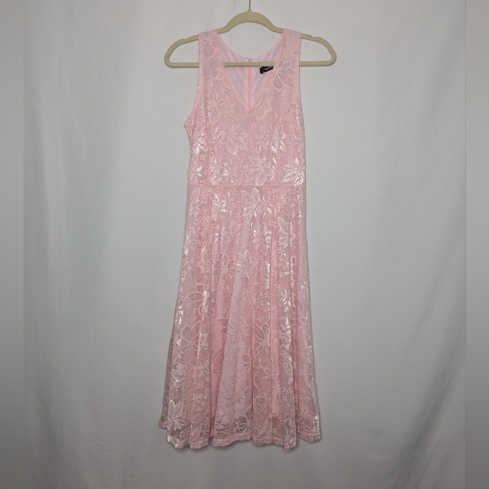Noctflos Women's Leaf Floral Pattern Pink Lace Overlay Midi Shift Dress Size M